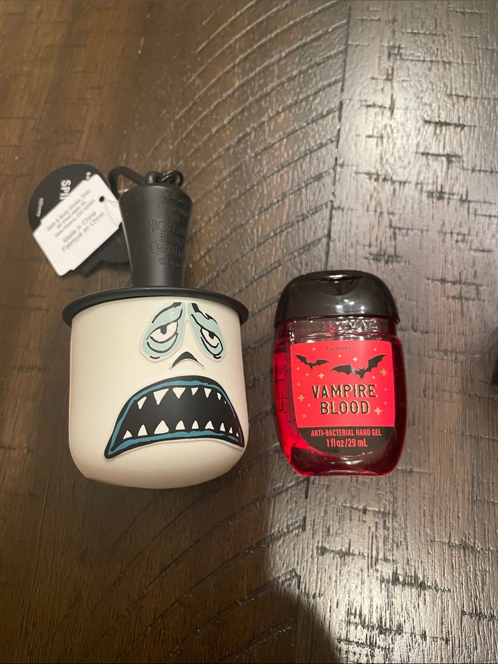 Nightmare Before Christmas-Mayor 
Bath & Body Vampire Blood Anti-Bacterial